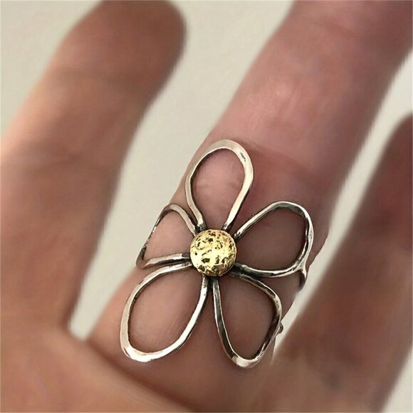 Silver Women's Bohemian Style Hollow Out Flower Design Personality Ring - Picture 1 of 4